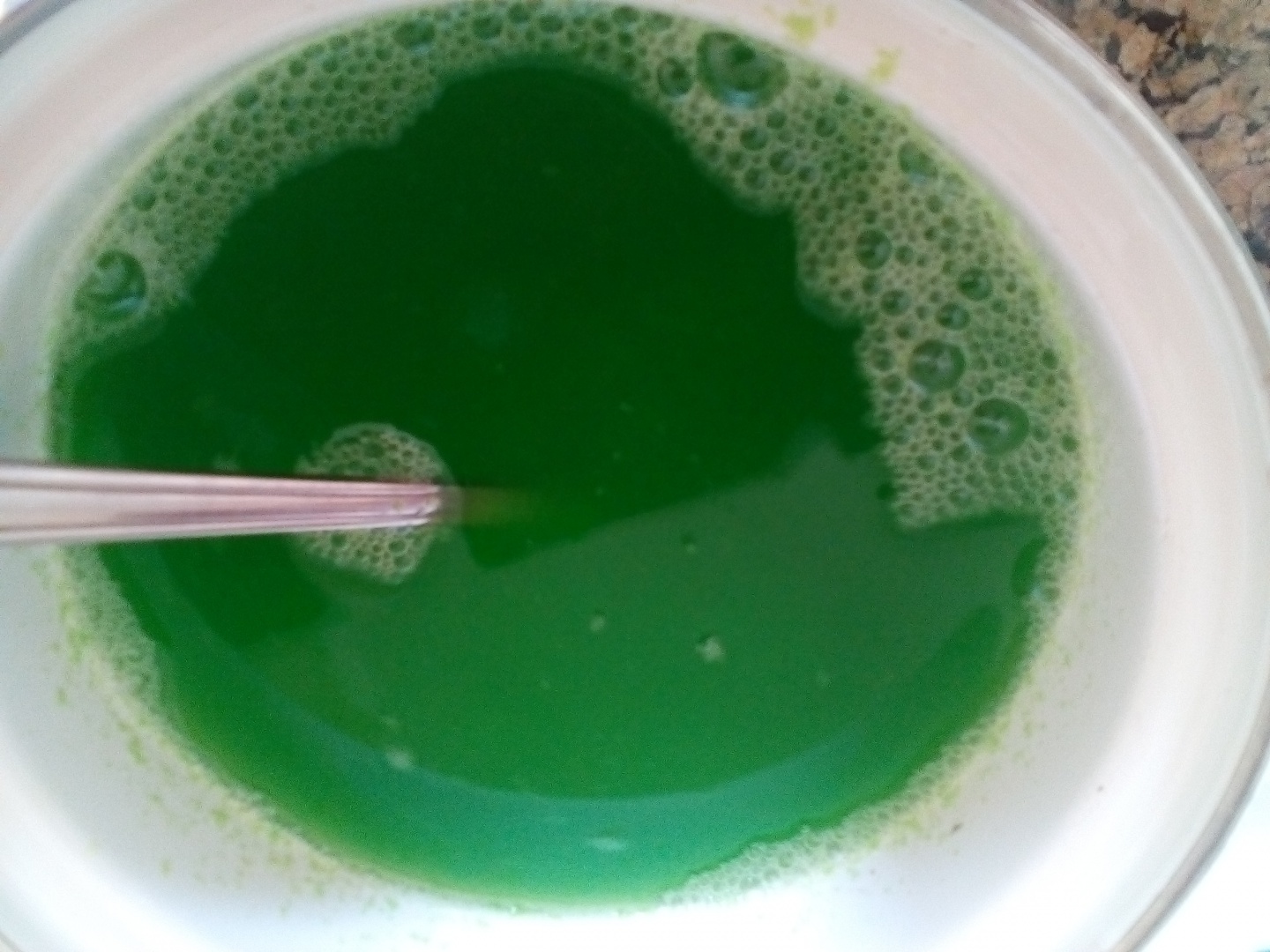 Tarta cu crema de vanilie, banane si jeleu de lime