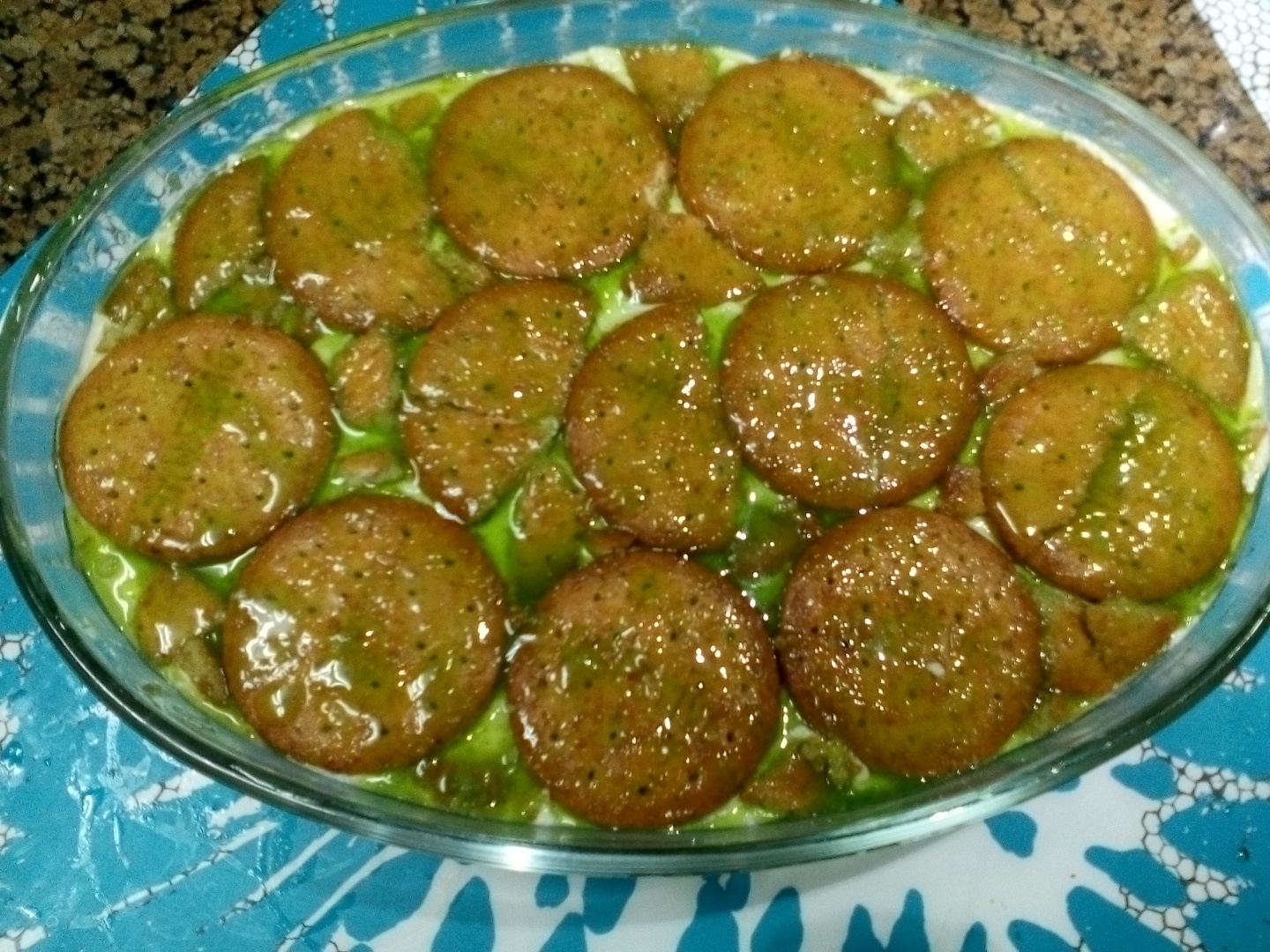 Tarta cu crema de vanilie, banane si jeleu de lime