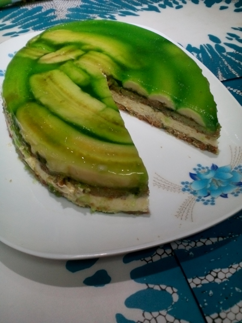 Tarta cu crema de vanilie, banane si jeleu de lime