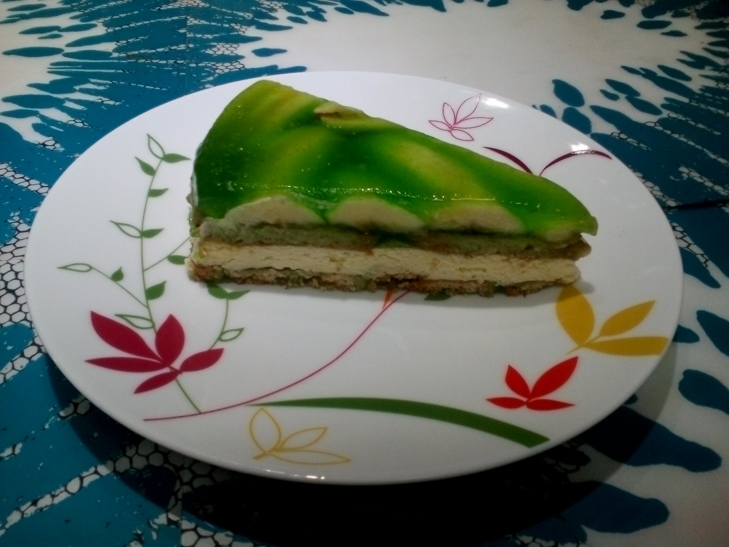 Tarta cu crema de vanilie, banane si jeleu de lime