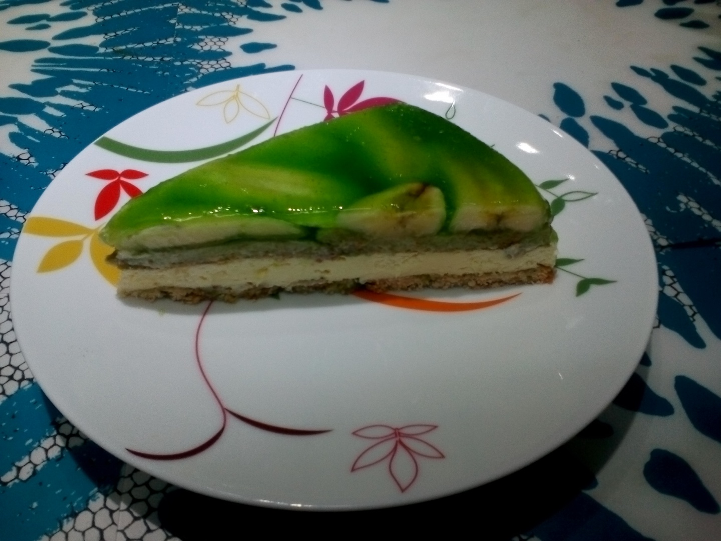 Tarta cu crema de vanilie, banane si jeleu de lime