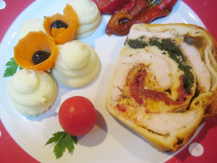 Rulada din piept de curcan in foietaj