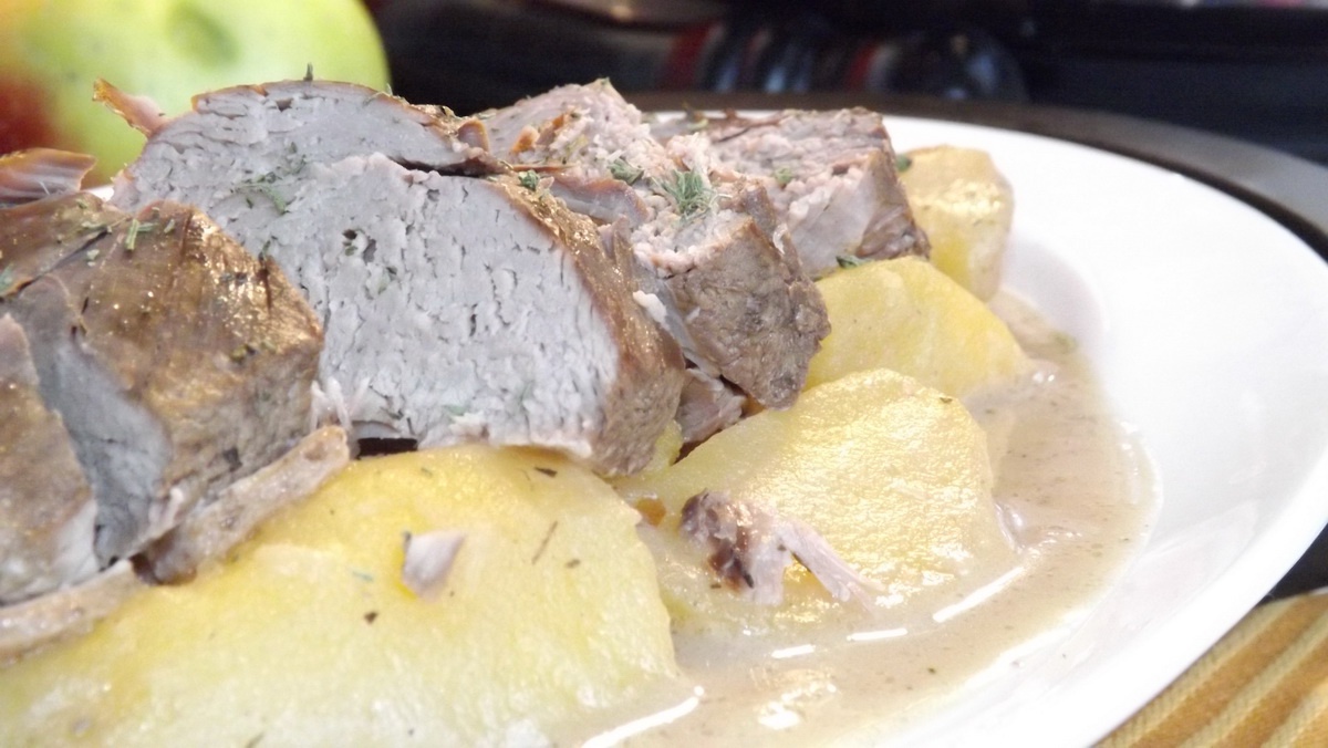 Piept de rata cu cartofi in sos de mere la Crock Pot