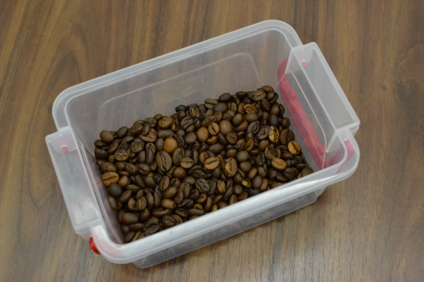Cu FoodSaver pastrezi cafeaua in cele mai bune conditii