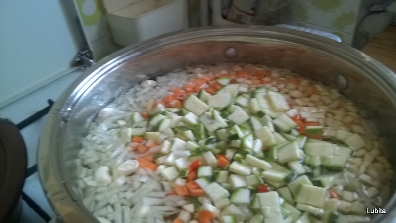 Supa de fasole cu ciolan afumat