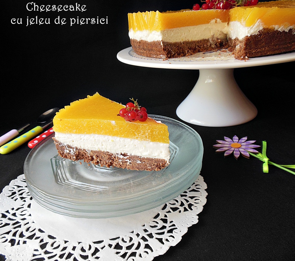Cheesecake cu jeleu de piersici