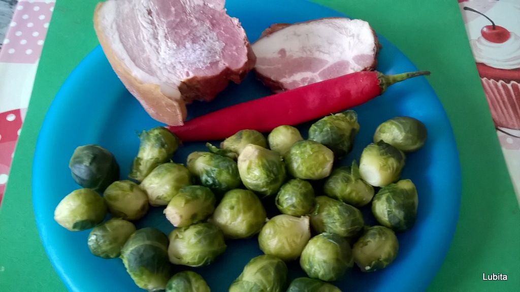 Varza de Bruxelles cu pui