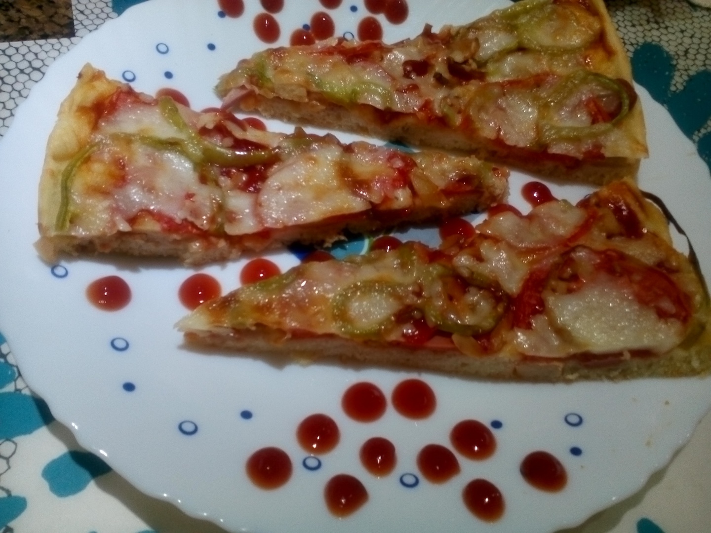 Pizza cu aluat fraged de casa