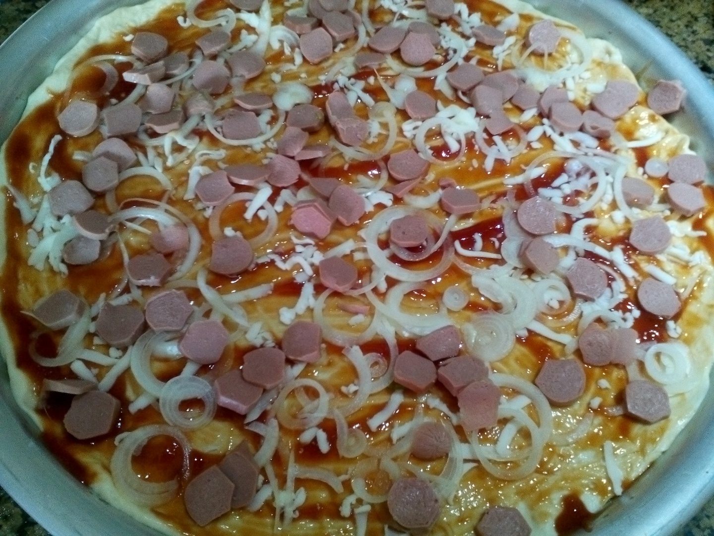 Pizza cu aluat fraged de casa