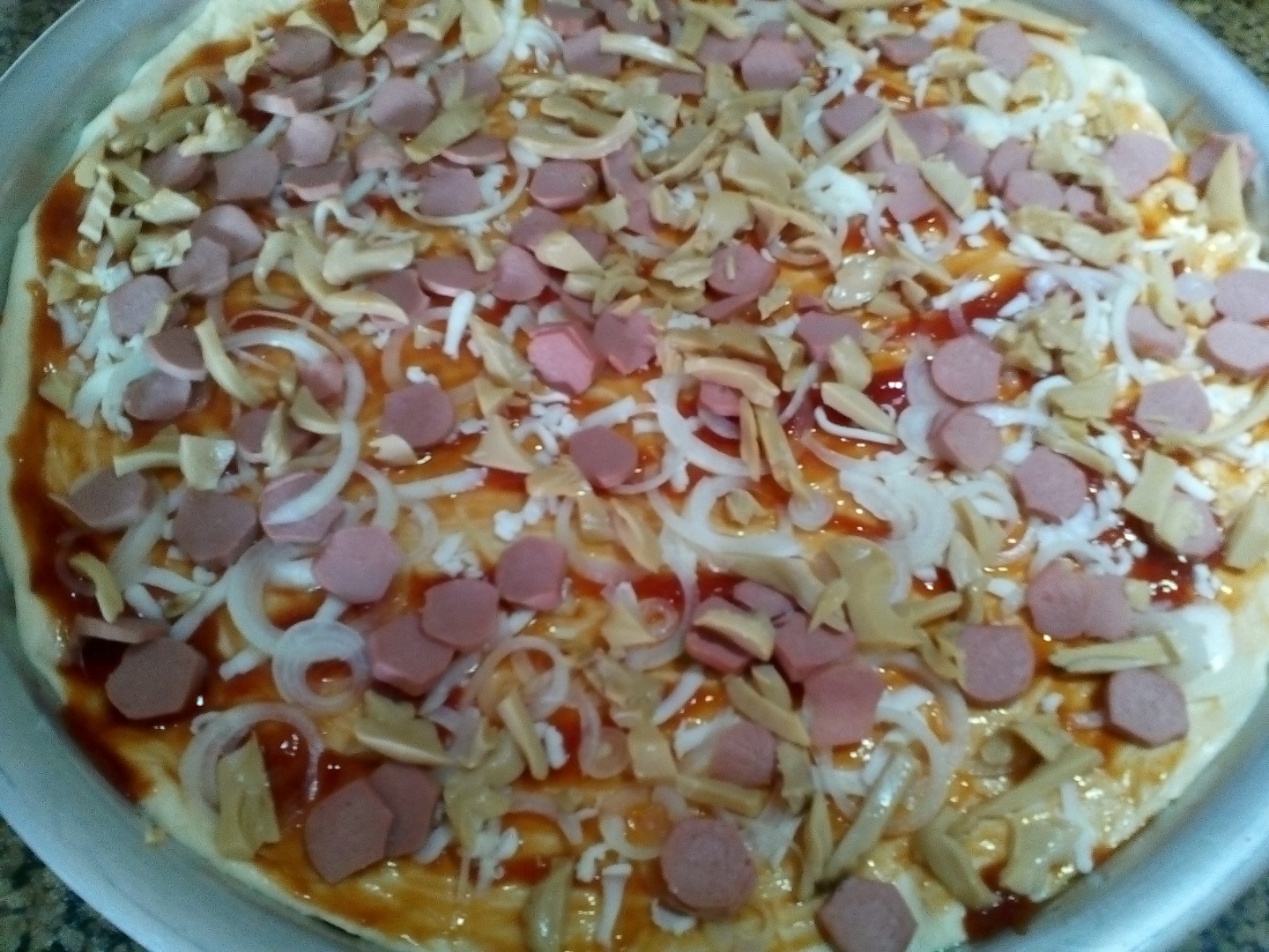 Pizza cu aluat fraged de casa