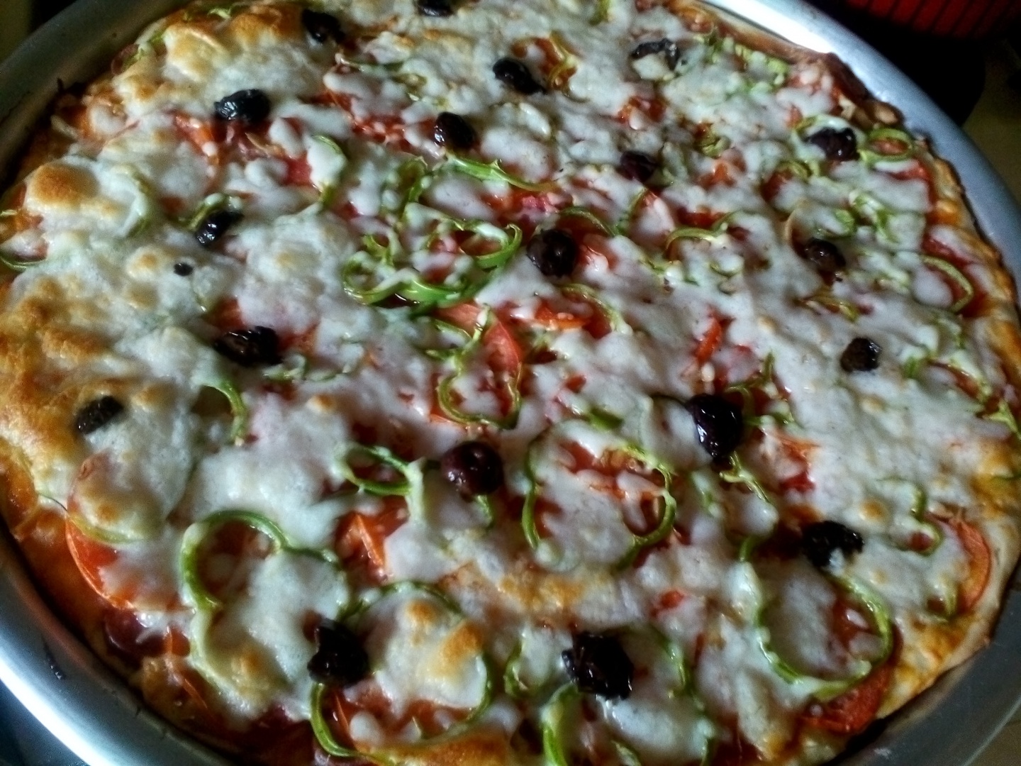 Pizza cu aluat fraged de casa