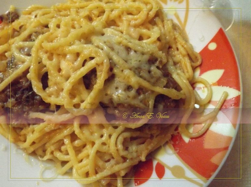 Spaghete cu chiftele marinate