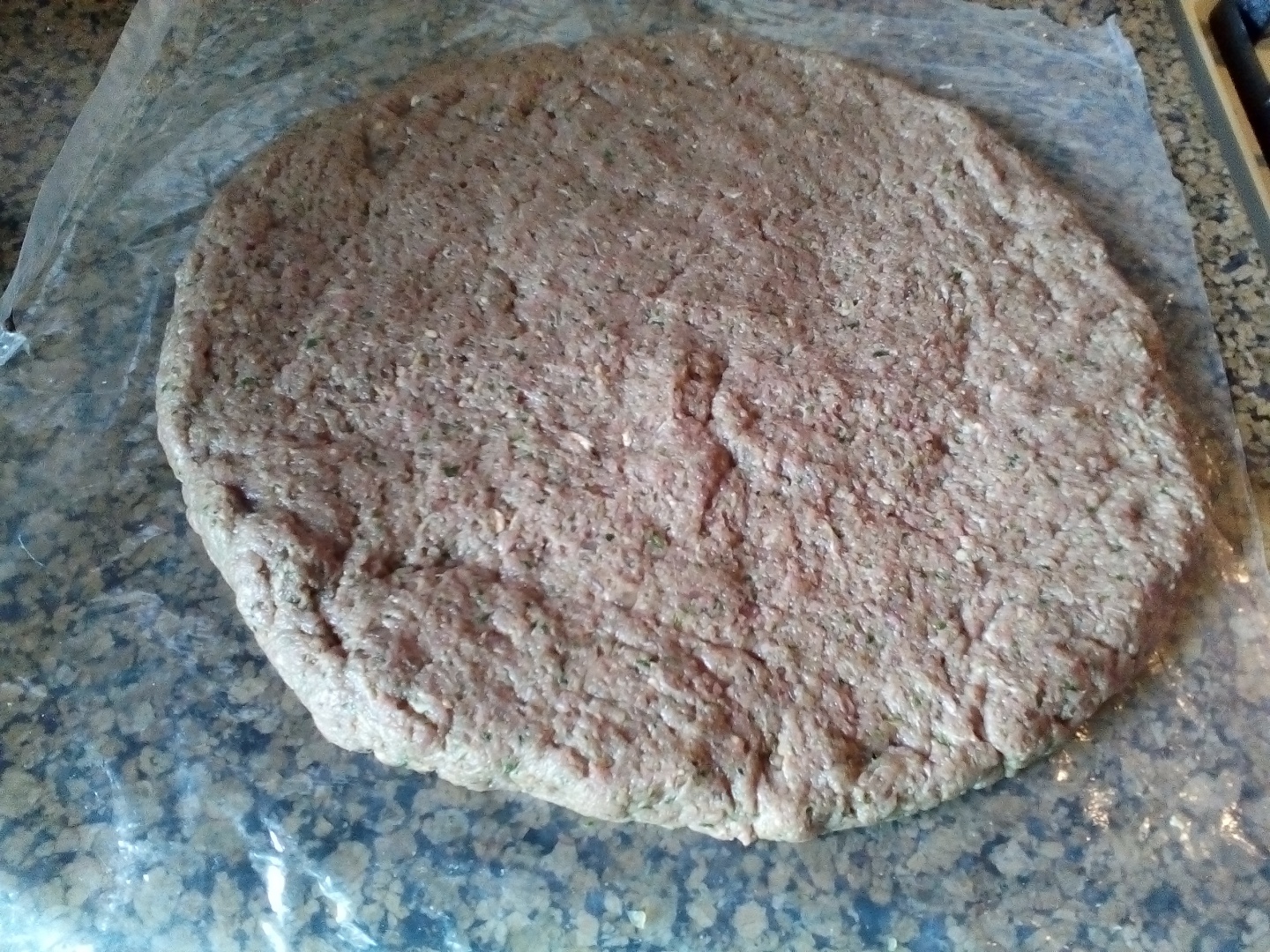 Cartofi cu carne tocata si sos de tahini la cuptor