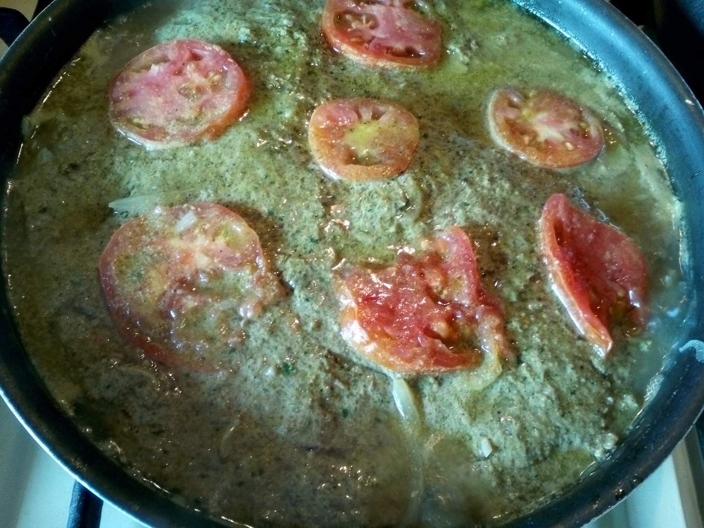 Cartofi cu carne tocata si sos de tahini la cuptor