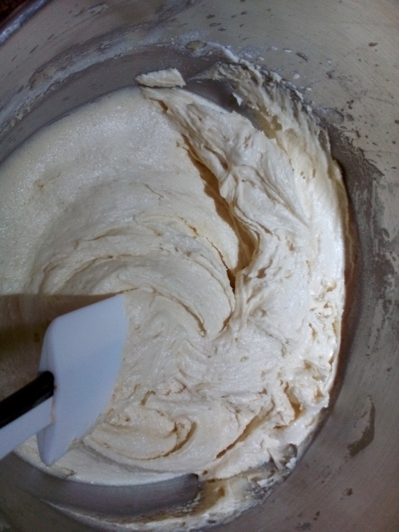 Chec cu morcov, nuca si stafide