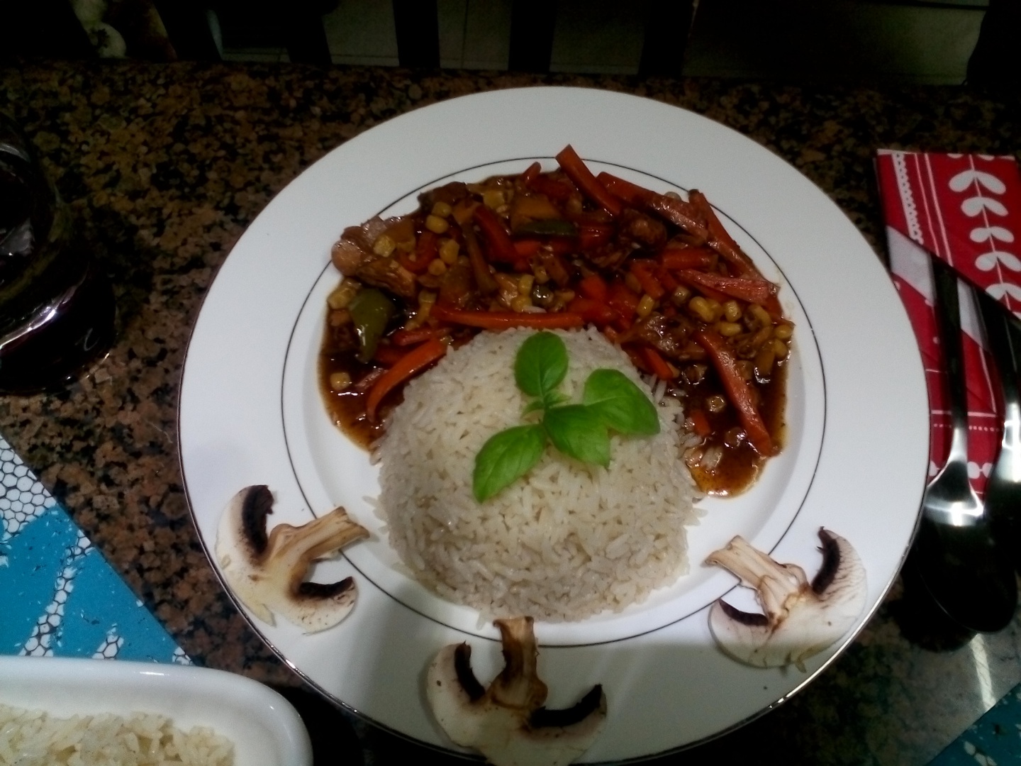 Mancare chinezeasca cu piept de pui si legume(Chinese food)