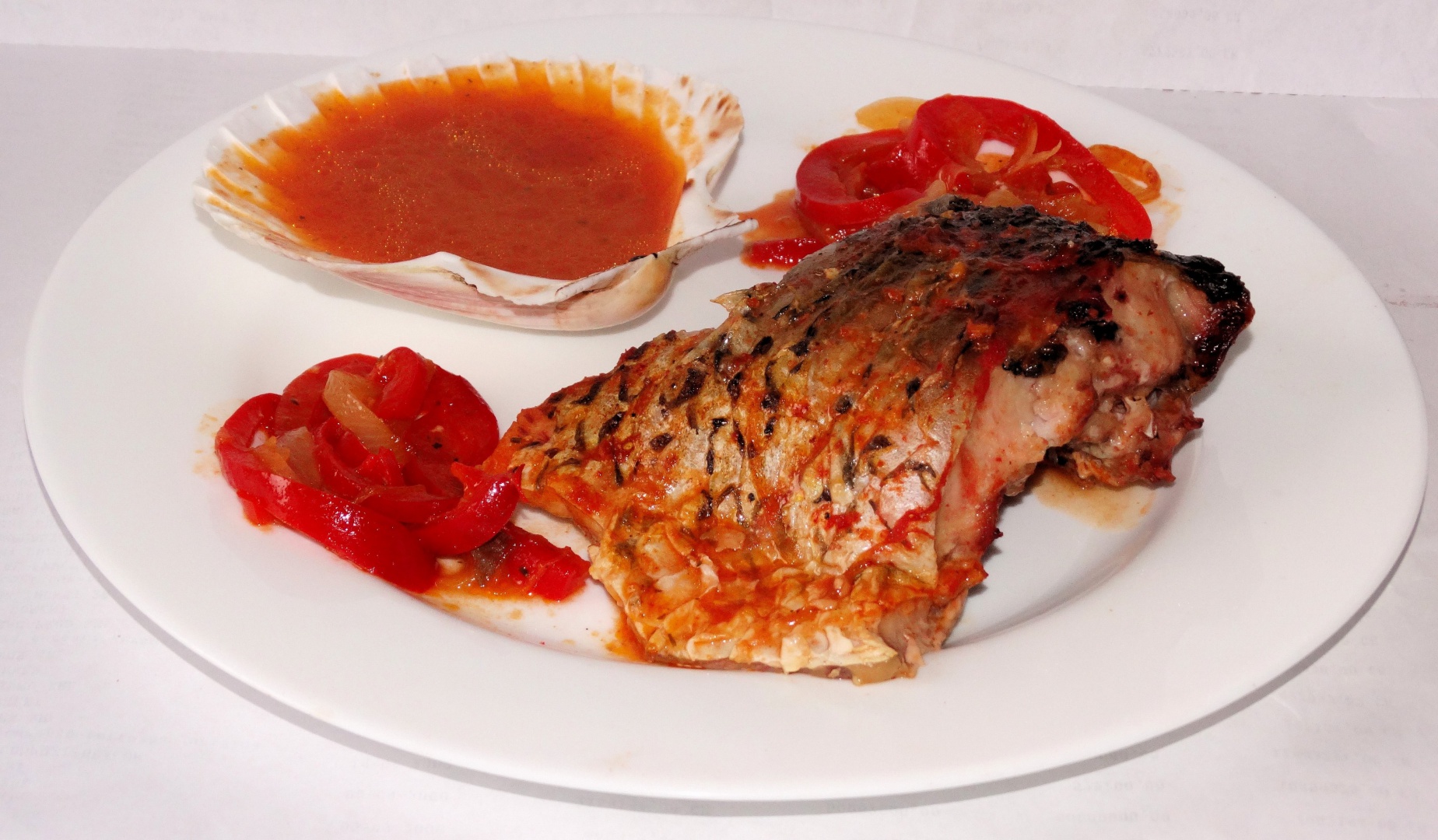 Crap romanesc cu legume, la cuptor