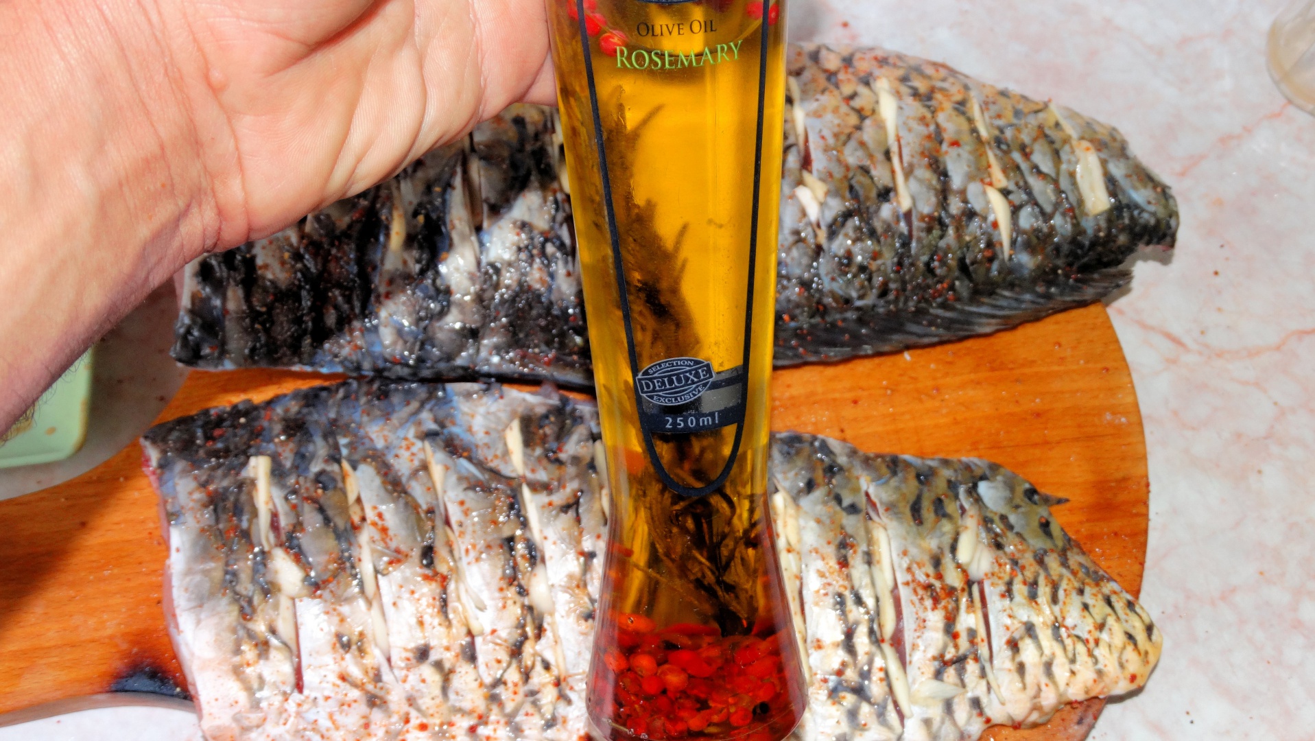 Crap romanesc cu legume, la cuptor