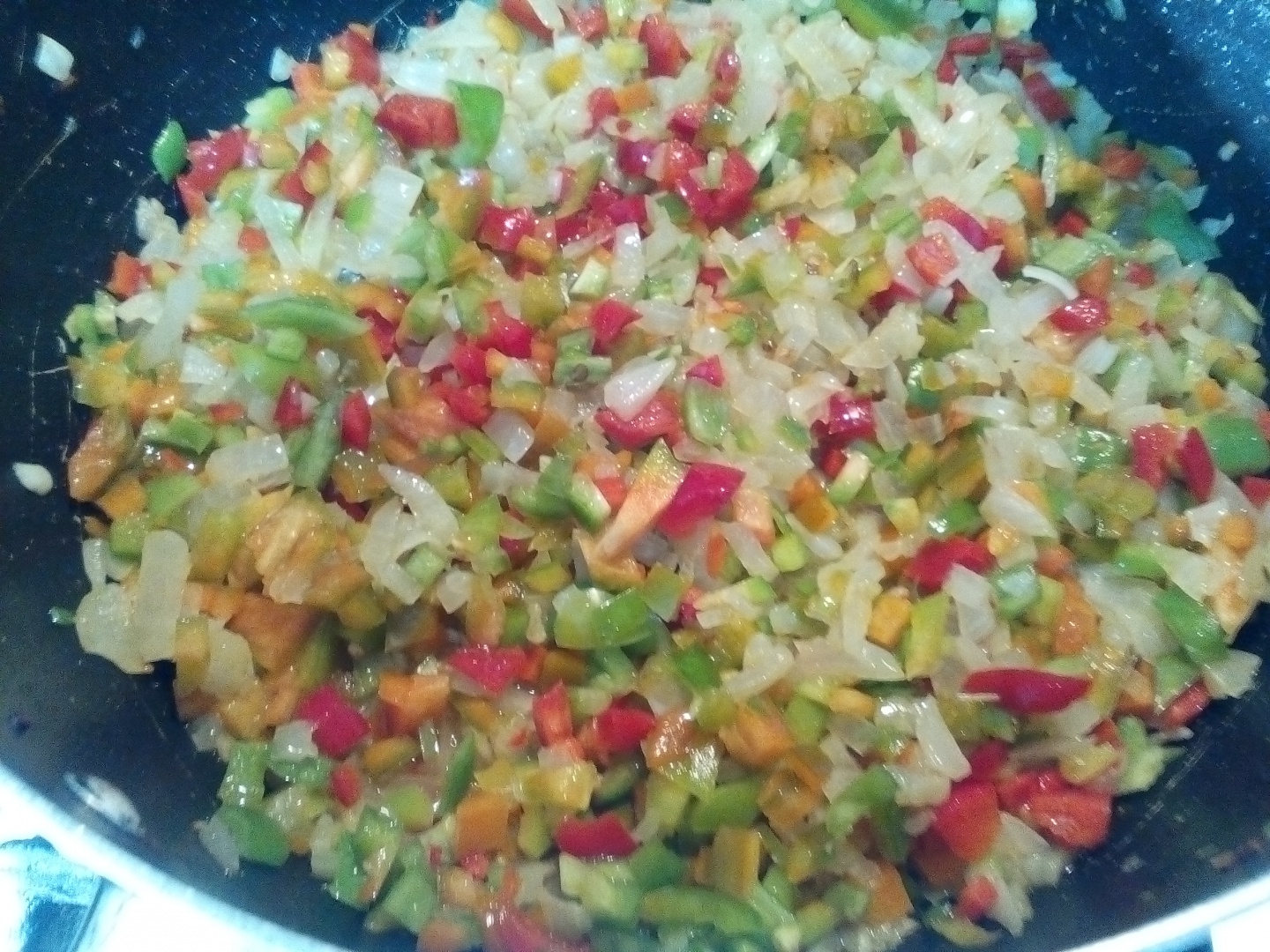 Spaghete cu carne tocata si legume la cuptor