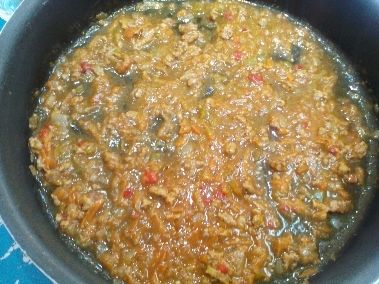 Spaghete cu carne tocata si legume la cuptor