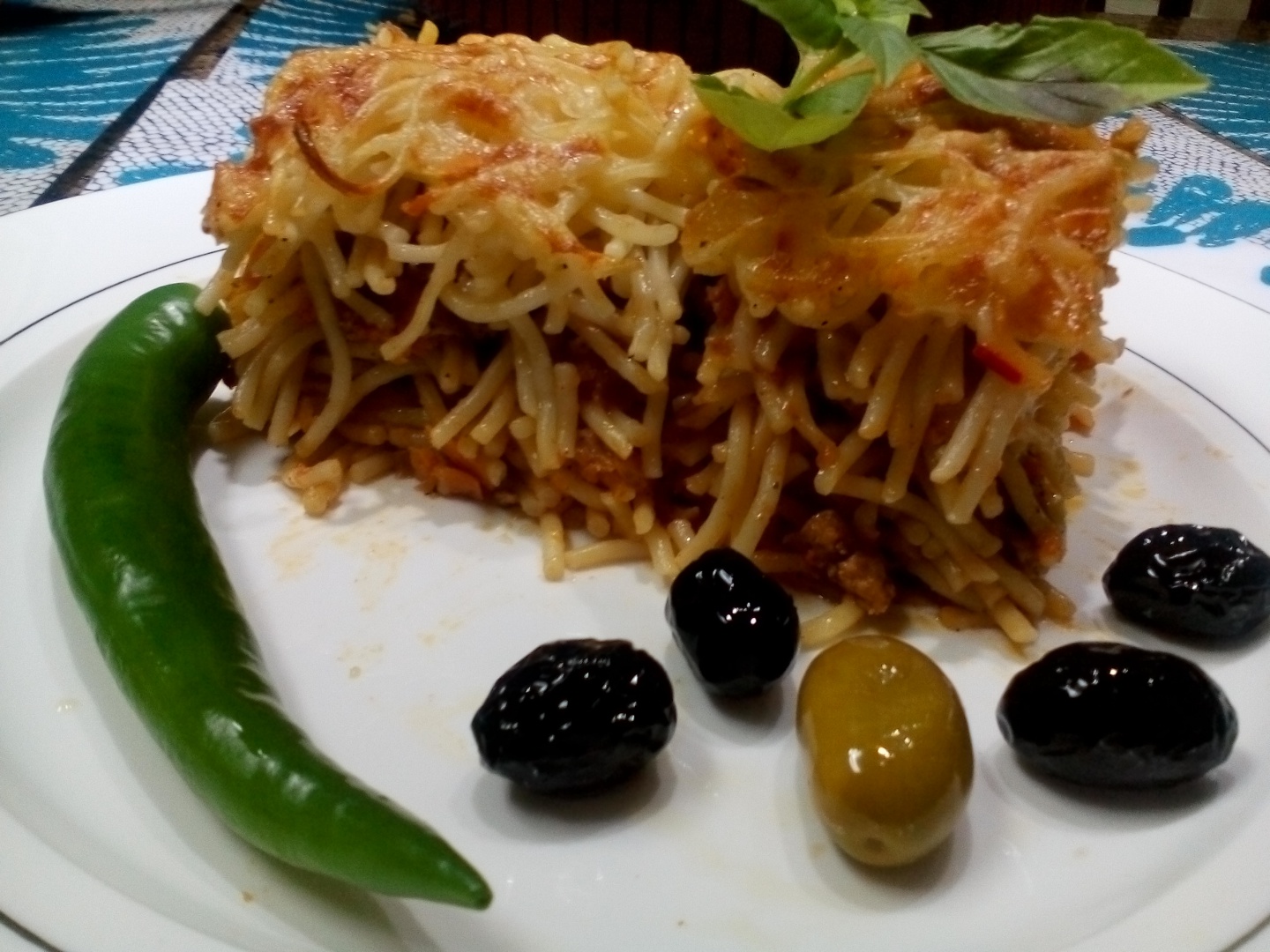 Spaghete cu carne tocata si legume la cuptor