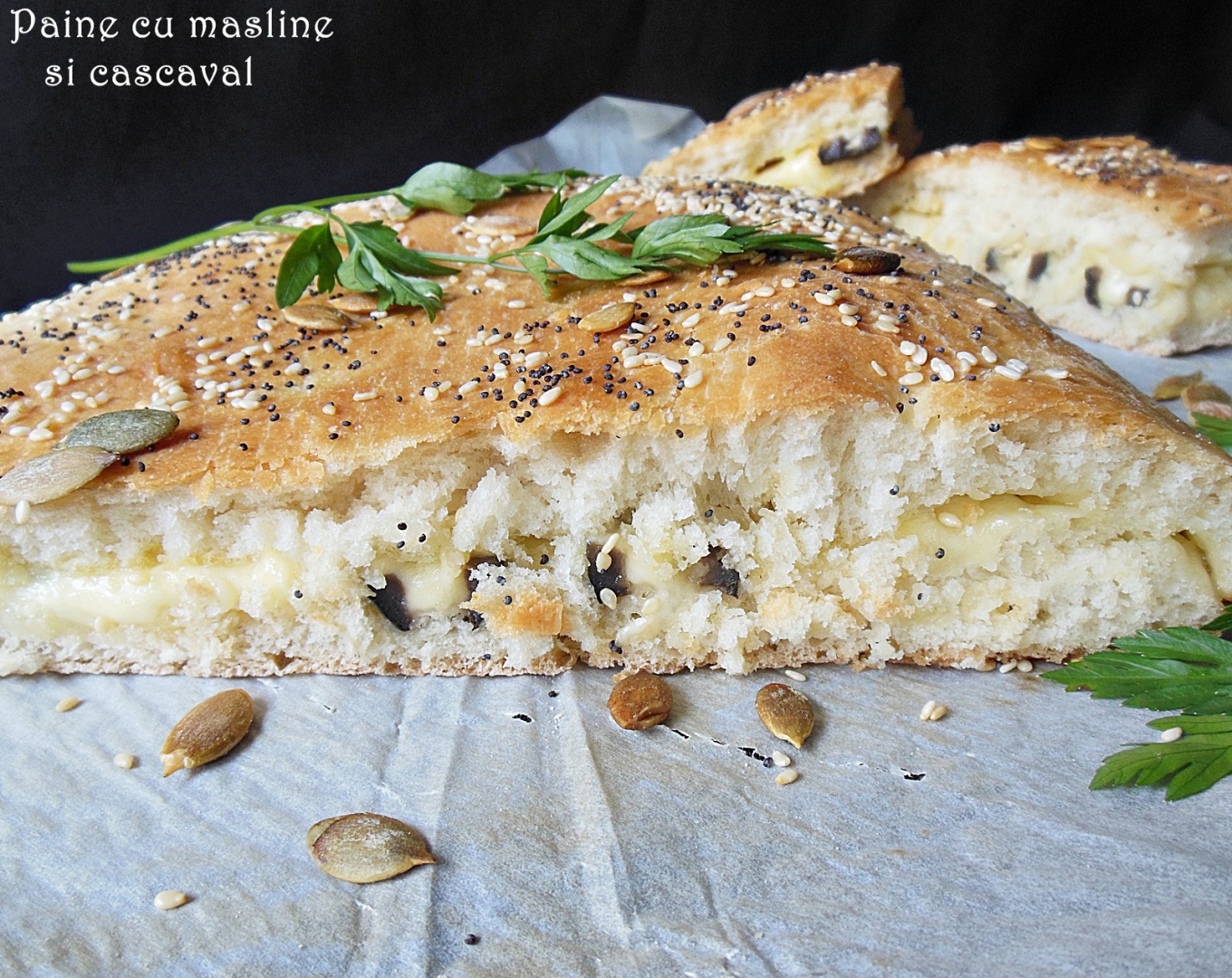 Paine cu masline si cascaval