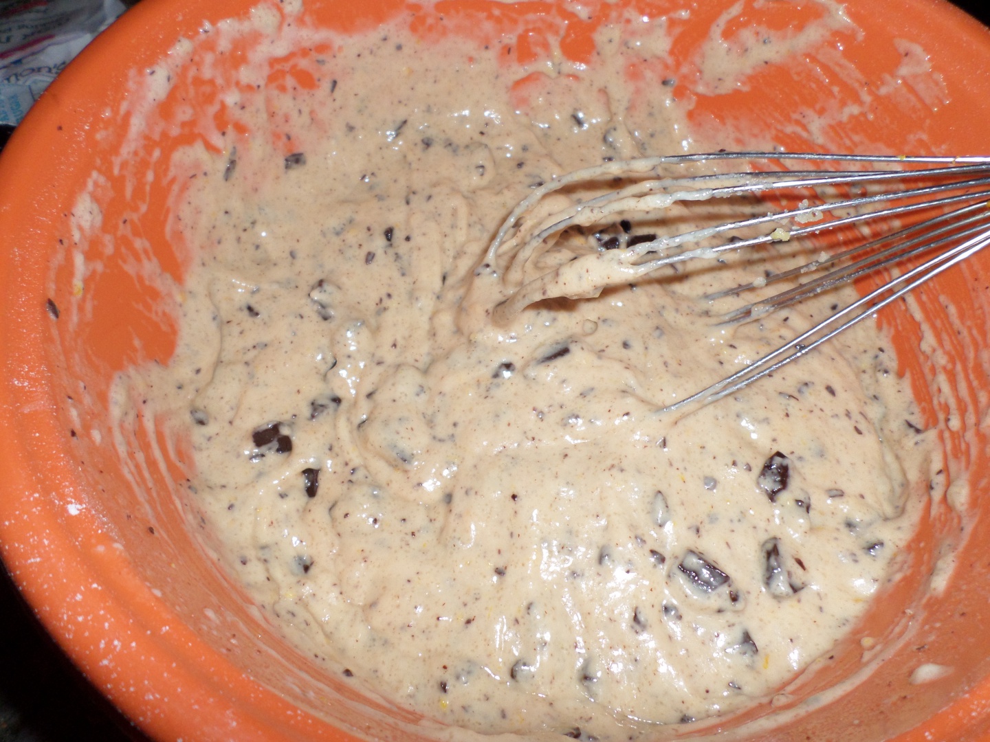 Chec din albusuri cu ciocolata si portocale