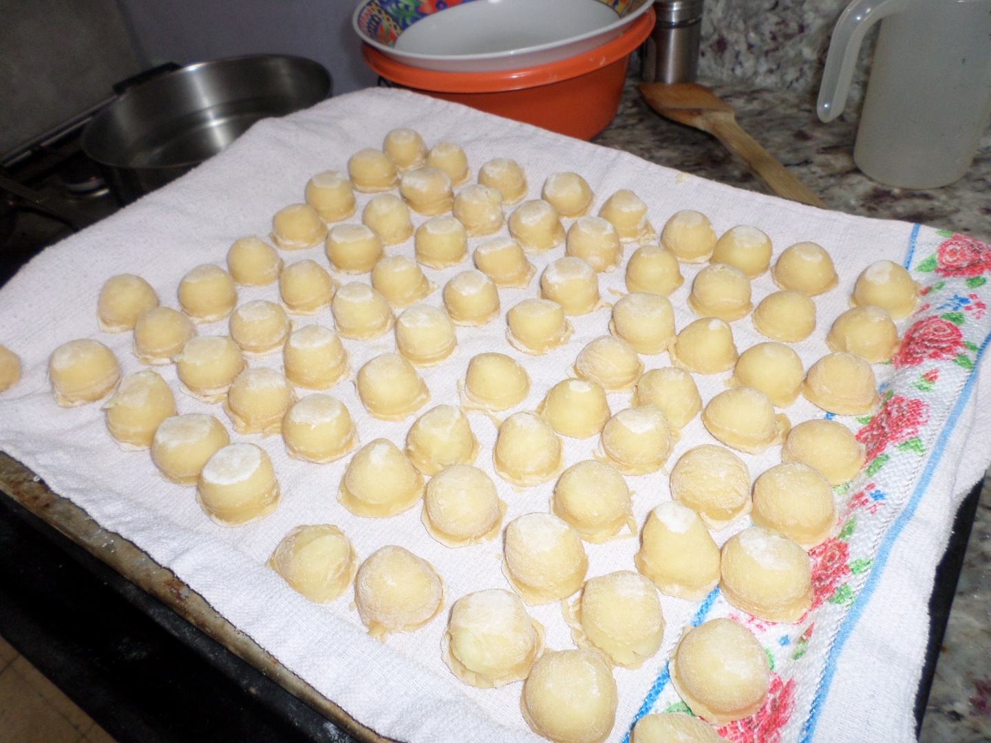 Coltunasi fondante cu cartofi