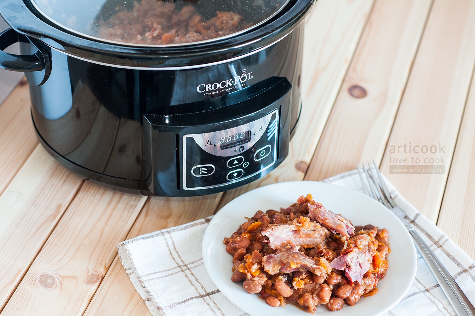 Fasole cu ciolan afumat la Slow Cooker
