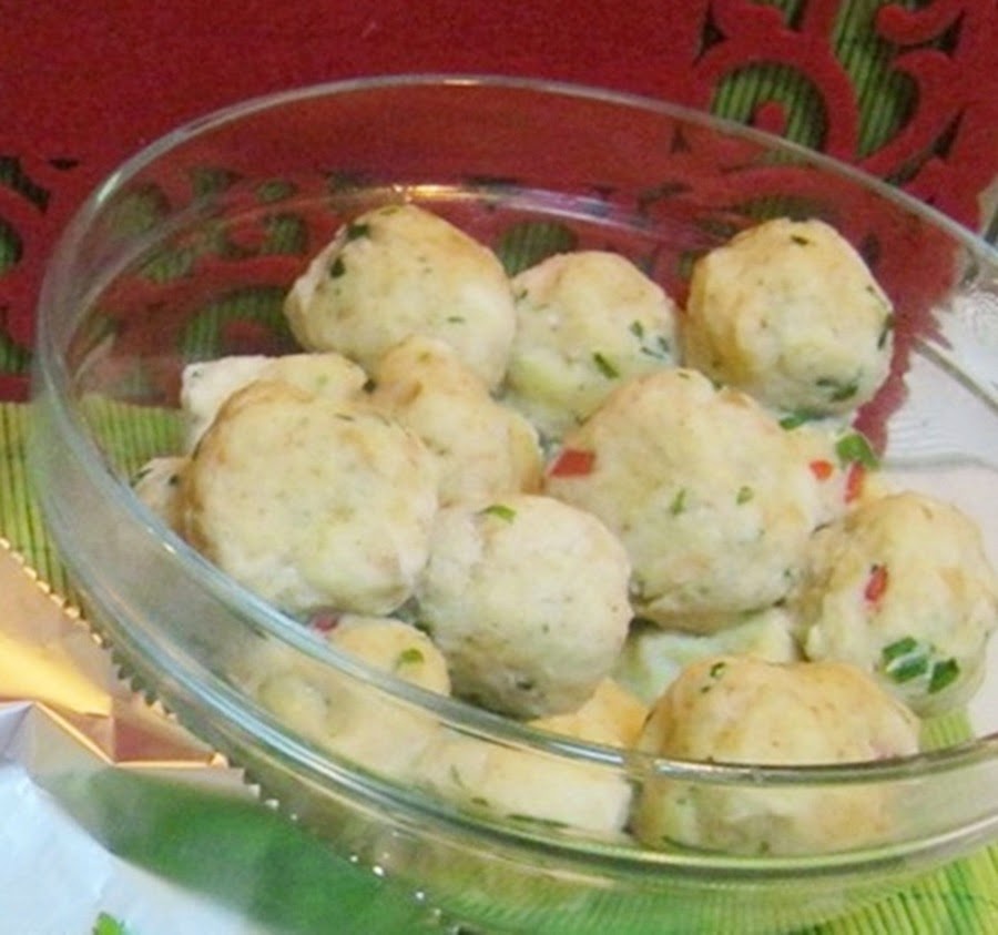 Tocanita de naut cu ciuperci rosii si galuste bavareze