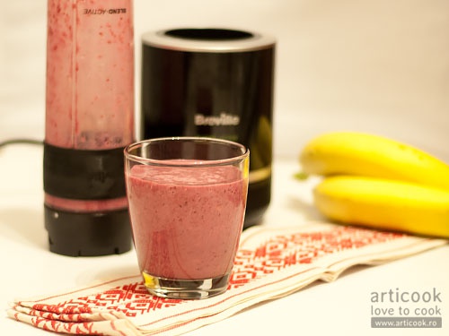 Smoothie de rodie cu banane