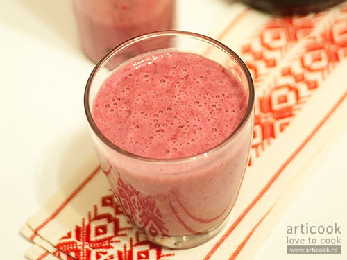 Smoothie de rodie cu banane