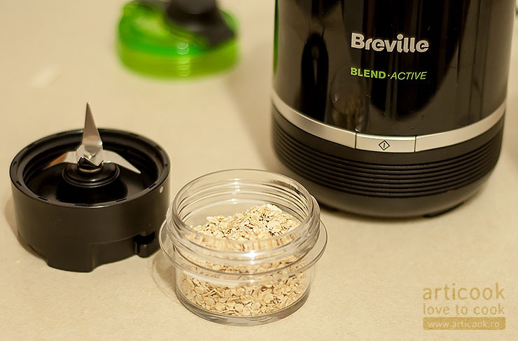 Smoothie cu fructe si fulgi de ovaz