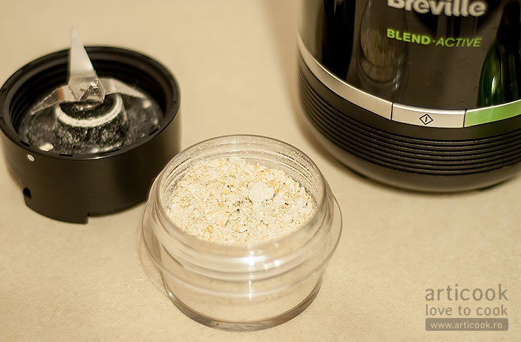 Smoothie cu fructe si fulgi de ovaz