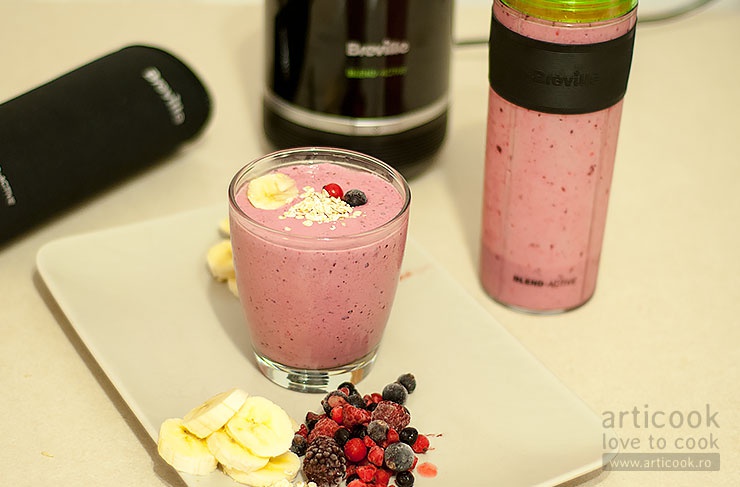 Smoothie cu fructe si fulgi de ovaz