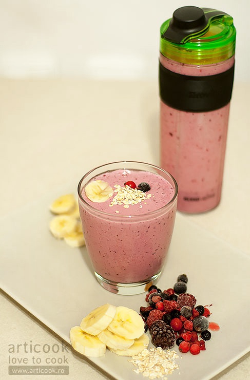 Smoothie cu fructe si fulgi de ovaz
