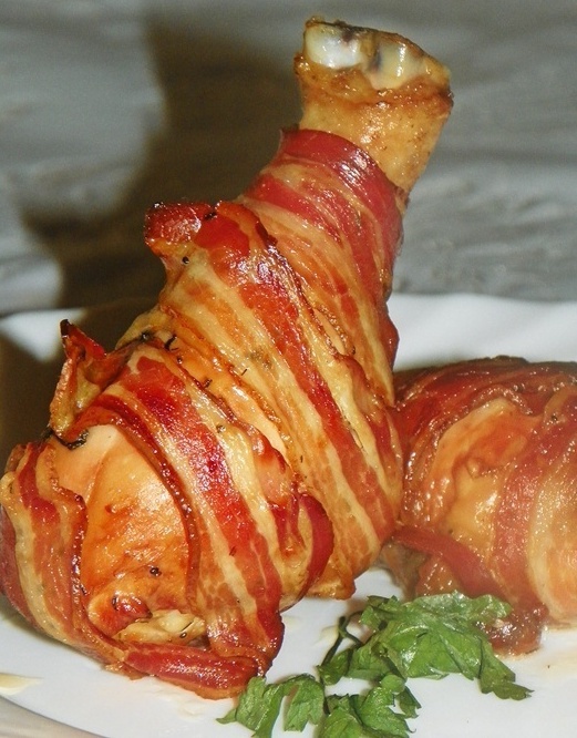Pulpe de pui imbracate in bacon