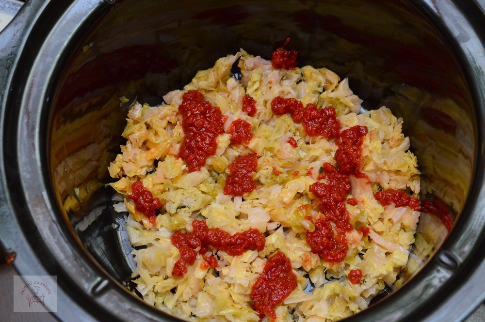 Sarmale in foi de varza, la slow cooker