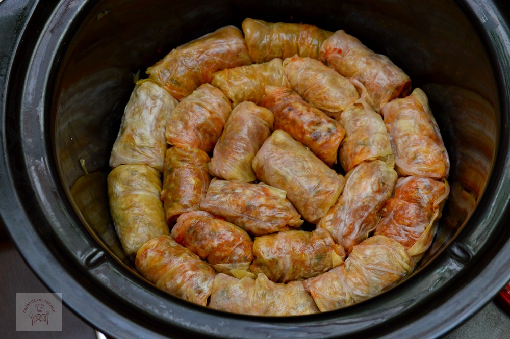 Sarmale in foi de varza, la slow cooker