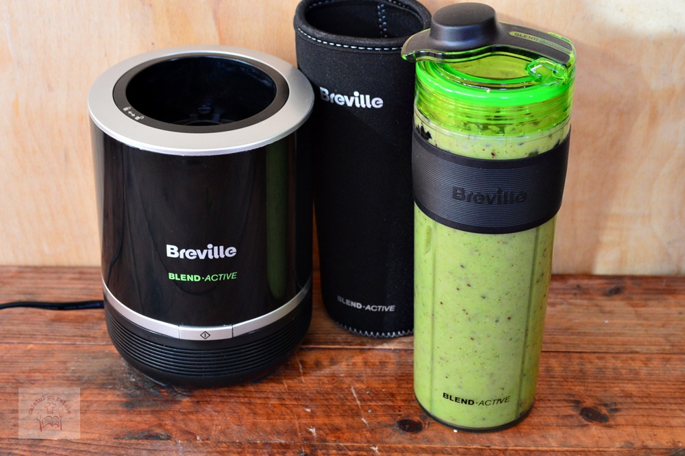 Smoothie detoxifiant cu kiwi, avocado si spanac