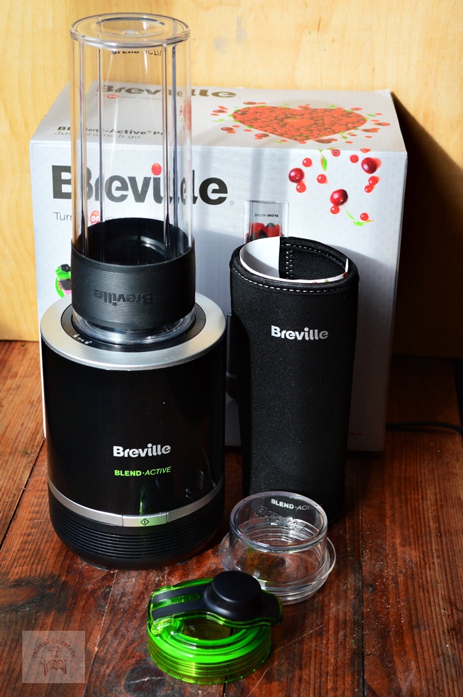 Smoothie detoxifiant cu kiwi, avocado si spanac