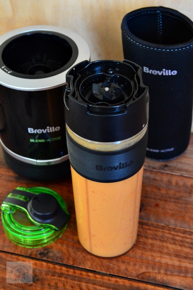 Smoothie revigorant cu mango, banana si kaki