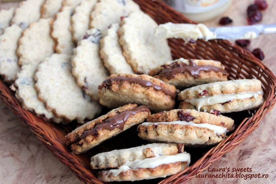 Biscuiti cu unt si fulgi de ovaz