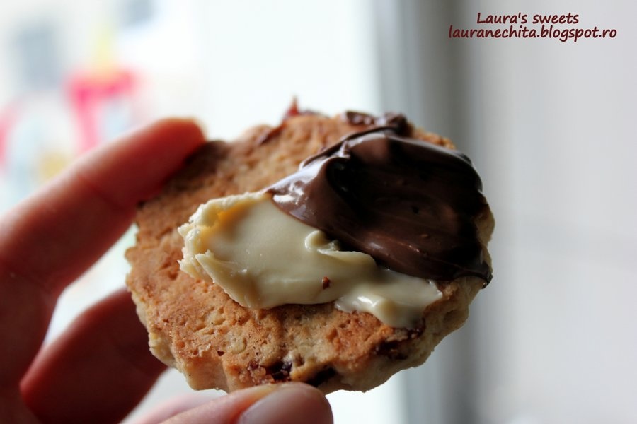 Biscuiti cu unt si fulgi de ovaz