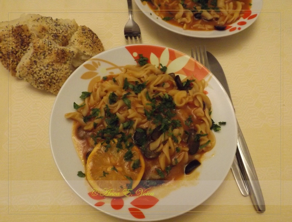 Paste fusilli cu sos si masline