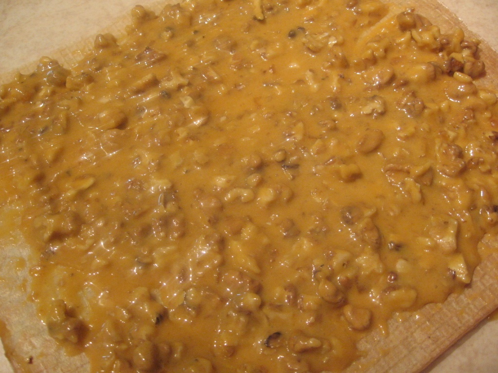 Napolitane cu caramel si nuca