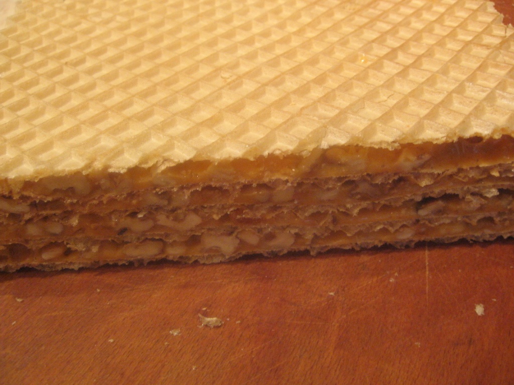 Napolitane cu caramel si nuca