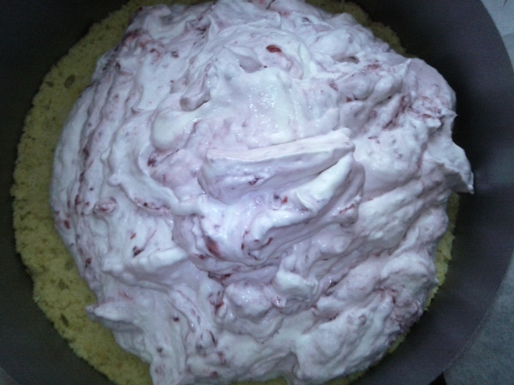 Tort cu nuca de cocos si zmeura