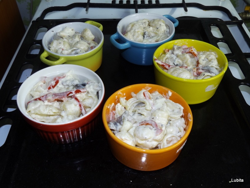 Minicocote cu paste la cuptor