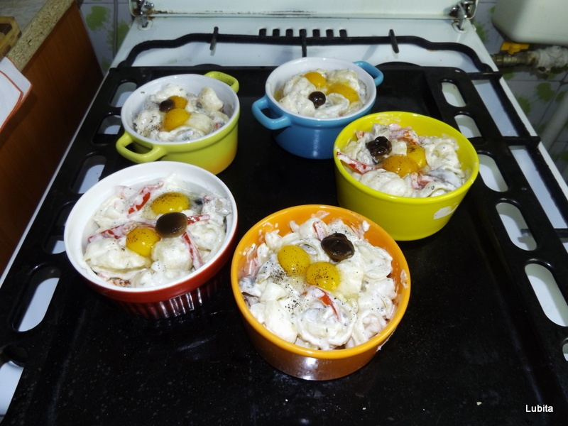 Minicocote cu paste la cuptor